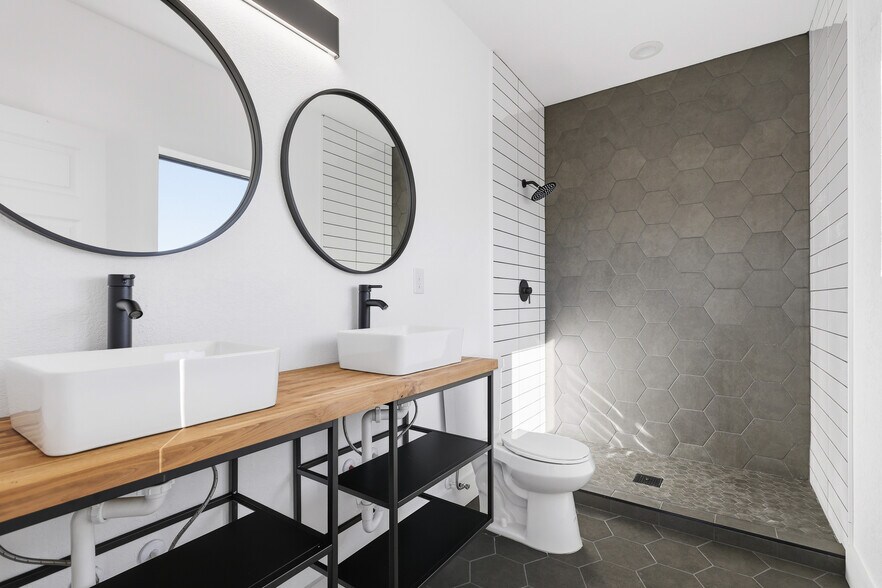 More Photos Of 1512 Wyoming St, San Antonio Apartments For Sale