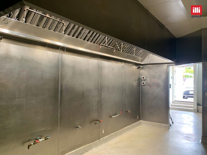 More Photos Of 18606-18612 Ventura Blvd, Tarzana Storefront For Lease