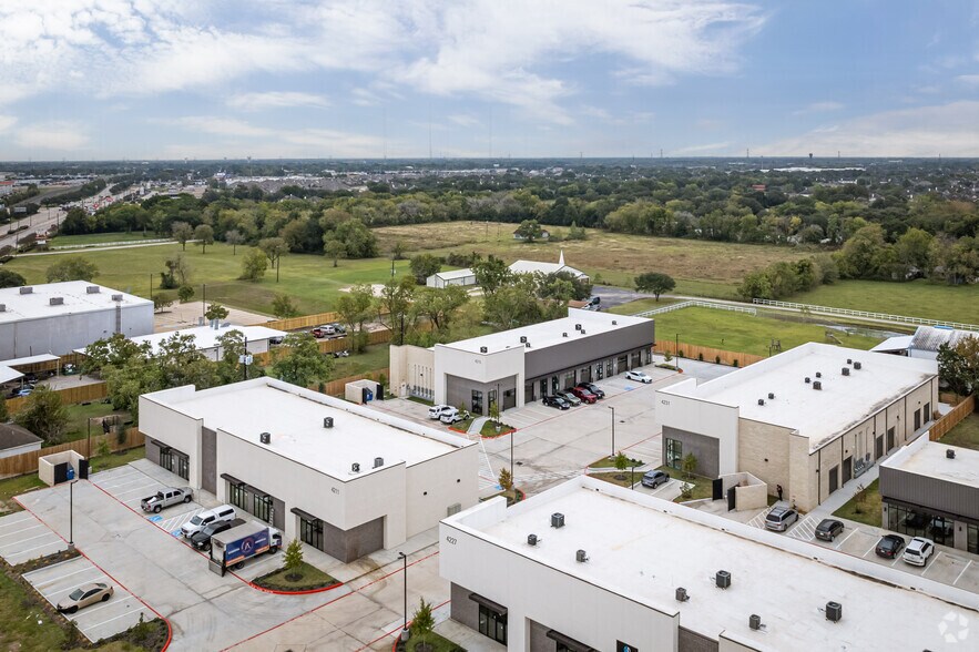 More Photos Of 4215 S Main St, Stafford Showroom For Sale