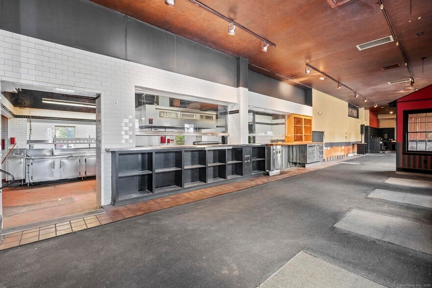 More Photos Of 24 W Main St, Avon Restaurant For Lease