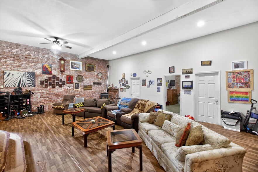 More Photos Of 100 Main St, Moro Specialty For Sale