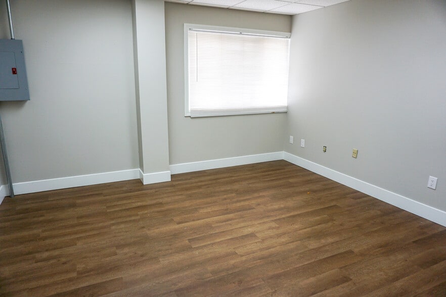 More Photos Of 901-907 Wethersfield Ave, Hartford Office For Lease