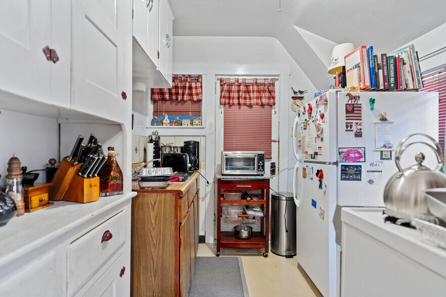 More Photos Of 150 Main St, Johnson City Medical For Sale