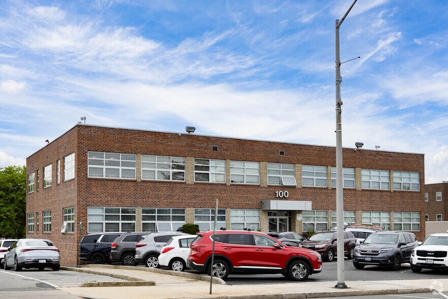 Primary Photo Of 100 N Village Ave, Rockville Centre Medical For Lease