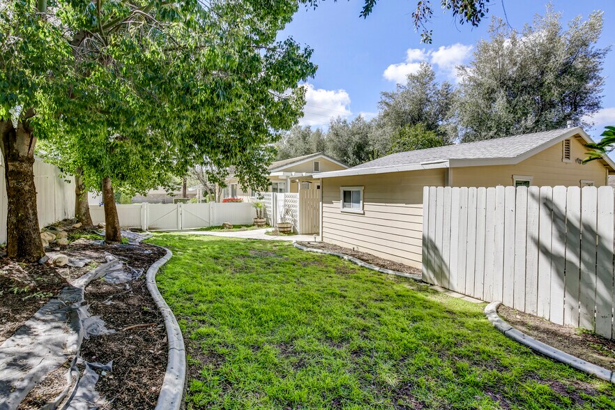 More Photos Of 2371 Mentone Ave, Mentone Apartments For Sale