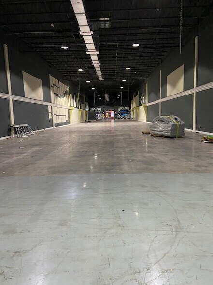 More Photos Of 5300 N Powerline Rd, Fort Lauderdale Warehouse For Lease