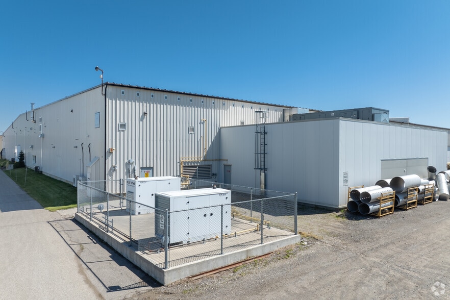 More Photos Of 516 John St N, Aylmer Manufacturing For Lease