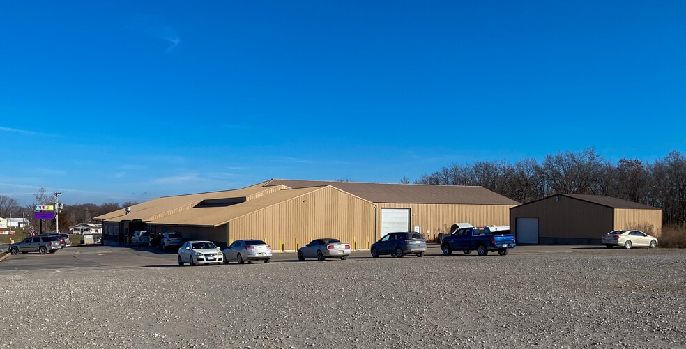 More Photos Of 25817 State Hwy 64, Pittsburg Supermarket For Sale