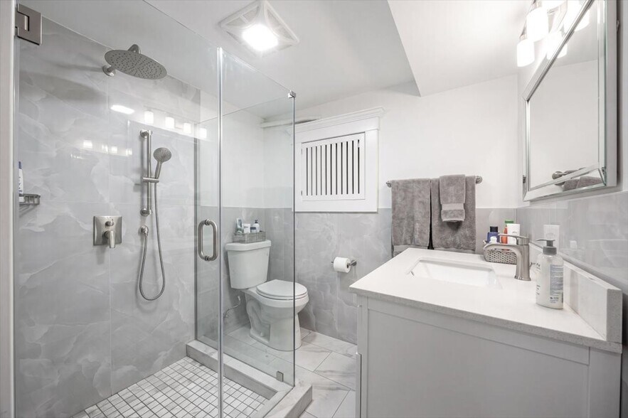More Photos Of 95 Buena Vista Ave, Yonkers Apartments For Sale