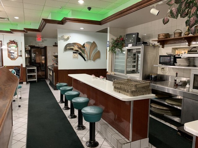 More Photos Of 900 N Union St, Dwight Restaurant For Sale