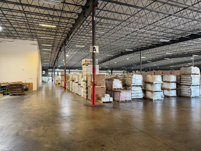 More Photos Of 13037 Distribution Blvd, Lake Placid Distribution For Lease
