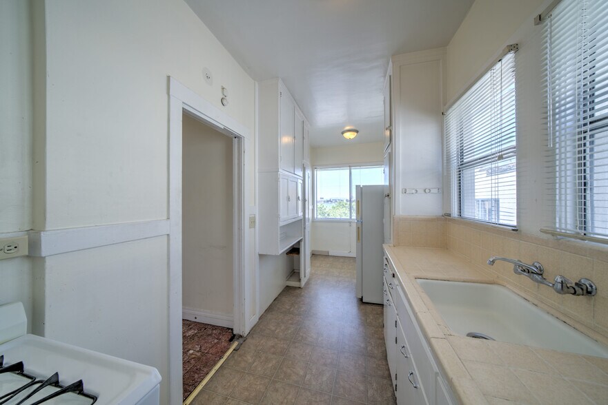 More Photos Of 570 Grand Ave, Oakland Apartments For Sale