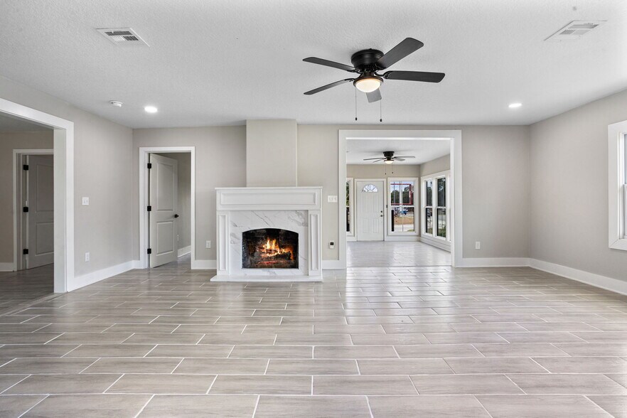 More Photos Of 209 N 14th St, Leesburg Office Residential For Sale