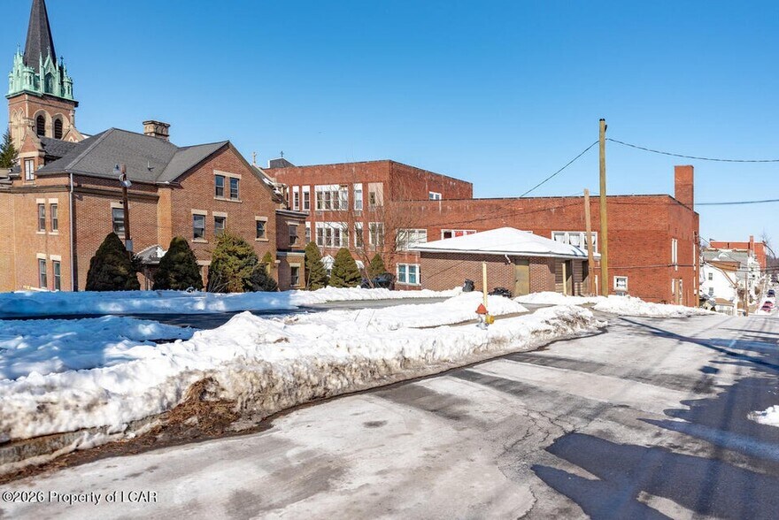 More Photos Of 611 N Main St, Plains Apartments For Sale