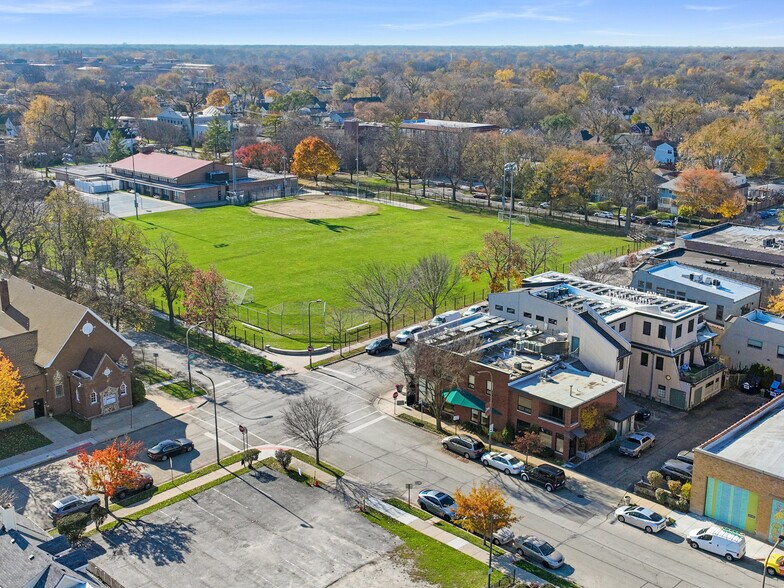 More Photos Of 1601-1607 Simpson St, Evanston Office For Sale
