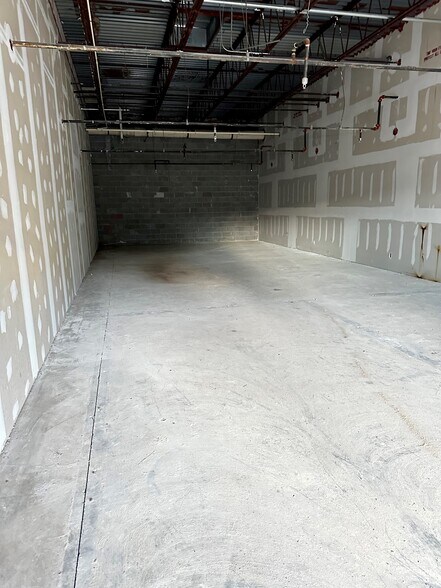 More Photos Of 640 North Ave, Macon-Bibb Medical For Lease