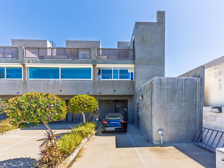More Photos Of 215 California St, El Segundo Office For Lease