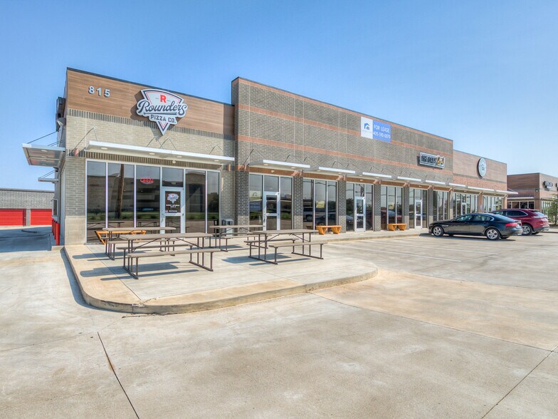 More Photos Of 825 E Main St, Yukon Unknown For Lease