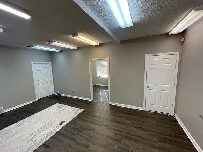 More Photos Of 269 Germantown Bend Cv, Cordova Office For Lease