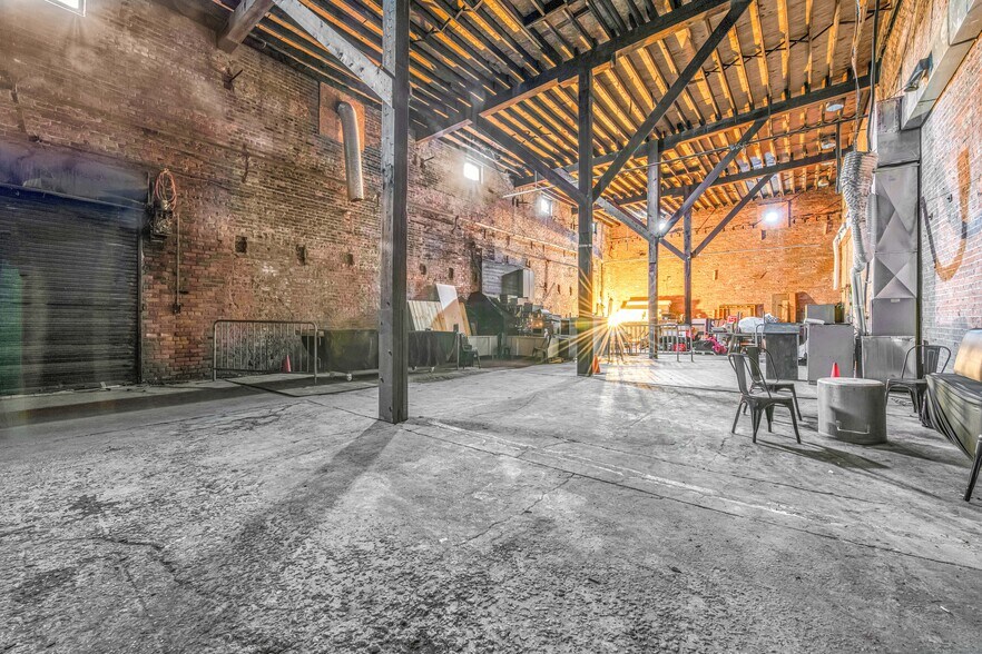 More Photos Of 2232-2240 Bellevue St, Detroit Industrial For Sale