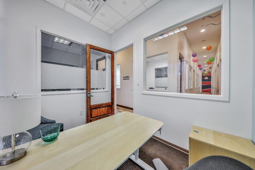 More Photos Of 118 Vintage Park Blvd, Houston Coworking Space