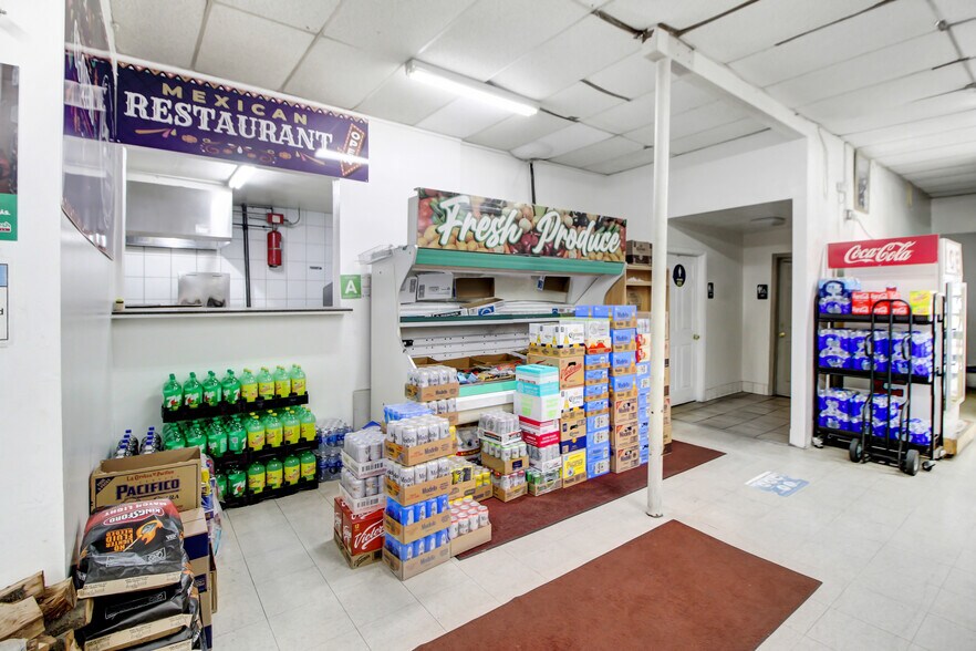 More Photos Of 1710 Lake St, Glendale Convenience Store For Sale