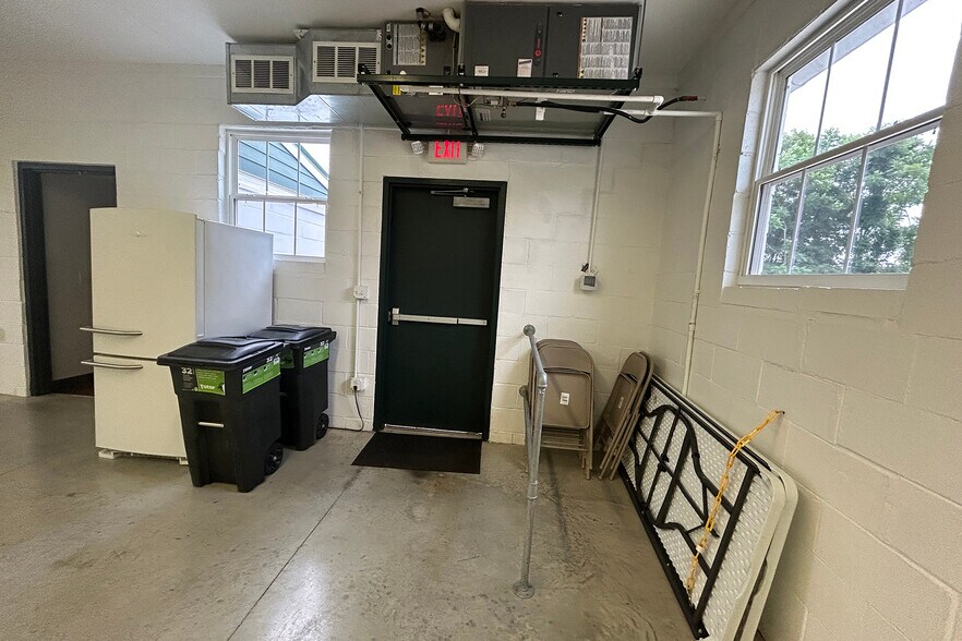 More Photos Of 1001 E Tulip Road, Solsberry Office For Lease