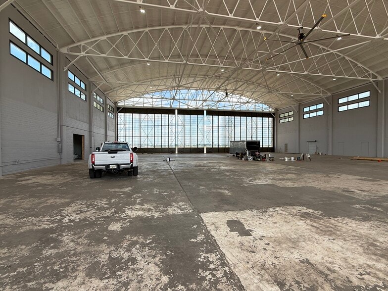 More Photos Of 8100 Airbus Military Dr, Mobile Airplane Hangar For Lease