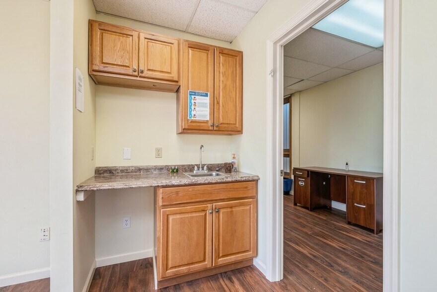 More Photos Of 674 US Highway 202, Bridgewater Medical For Sale