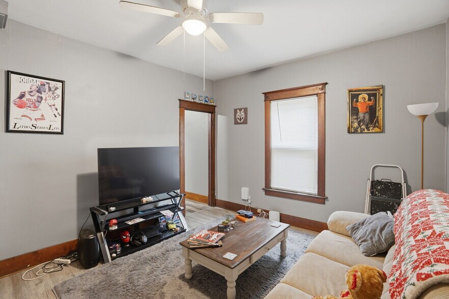 More Photos Of 1415 18th Ave, East Moline Multifamily For Sale