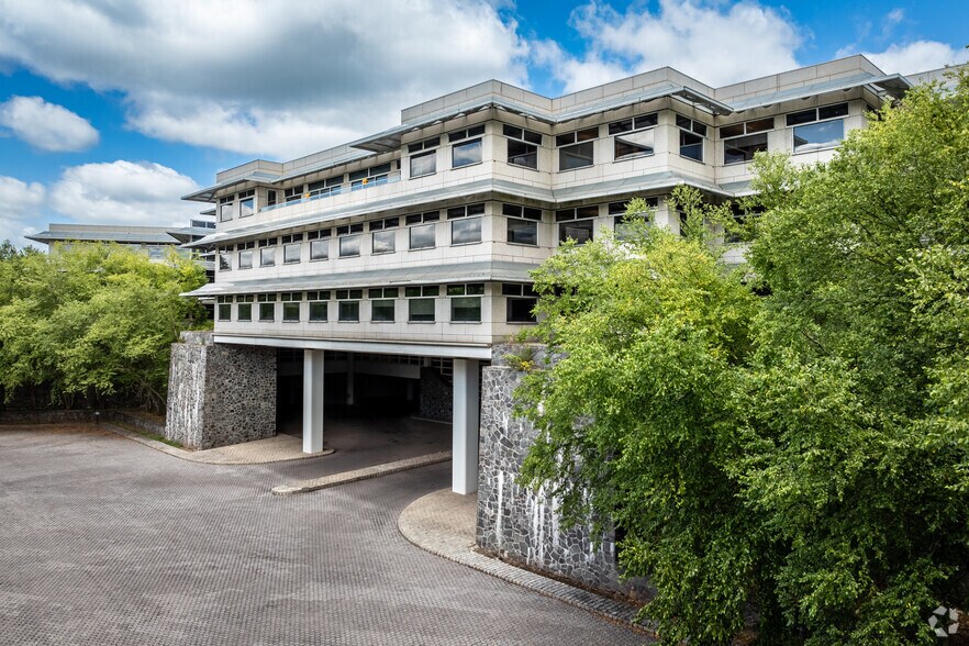 More Photos Of 3 Merck, White House Station Office For Lease