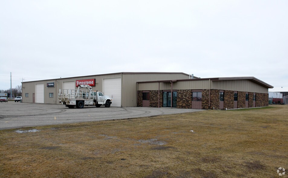 Primary Photo Of 1505 29th Ave, Moorhead Flex For Sale