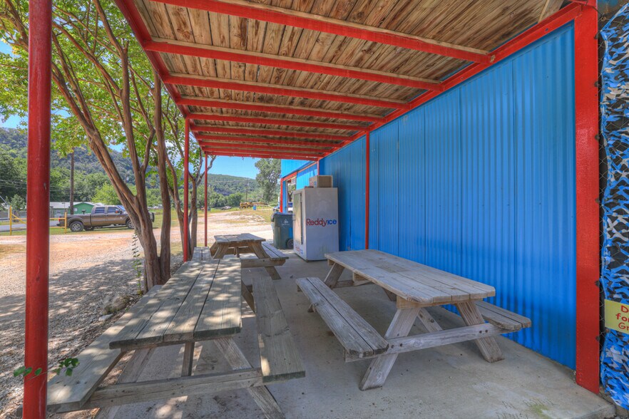 More Photos Of 2001 Ponderosa Dr, New Braunfels Specialty For Sale