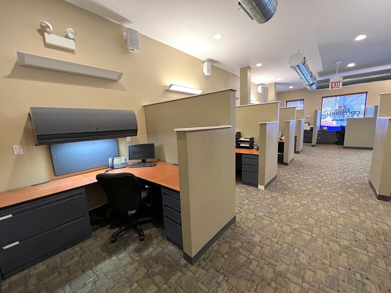 More Photos Of 2056-2058 W Belmont Ave, Chicago Office Residential For Sale