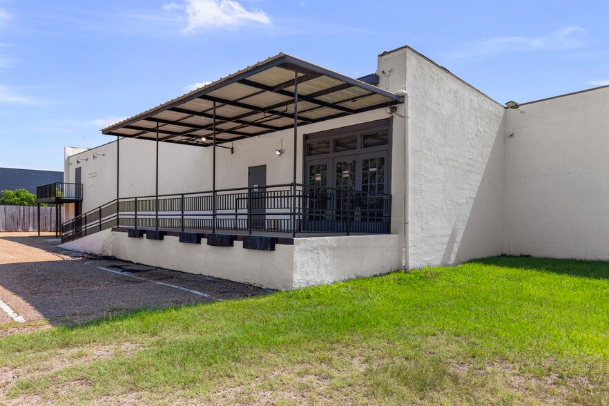 Primary Photo Of 110 E South St, Jackson Bar For Sale