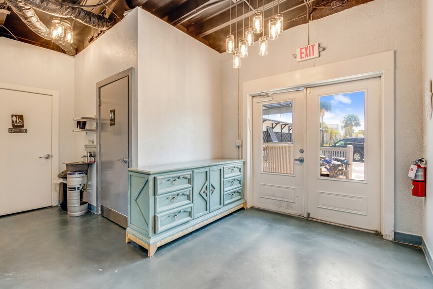 More Photos Of 188 E Granada Blvd, Ormond Beach Restaurant For Sale