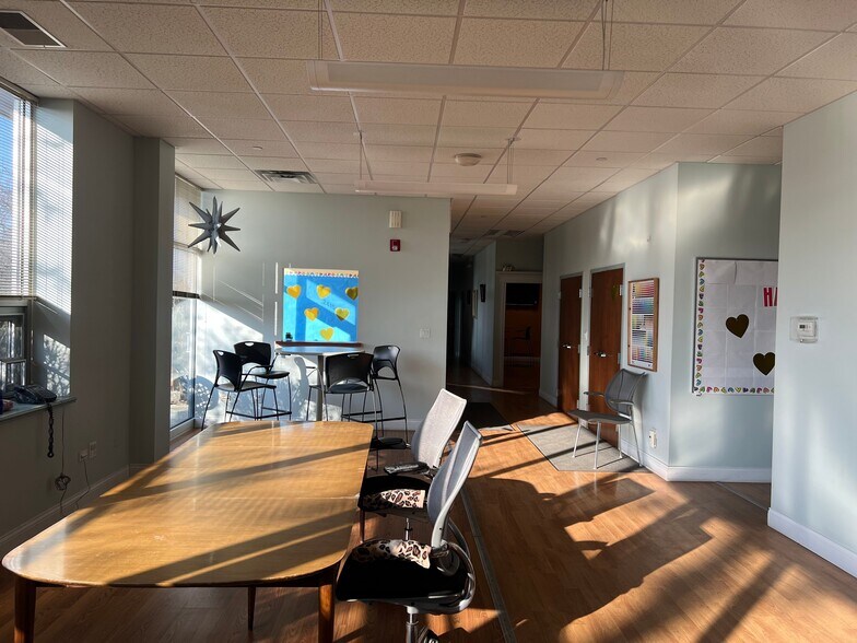 More Photos Of 2415 Braga Dr, Broadview Manufacturing For Sale