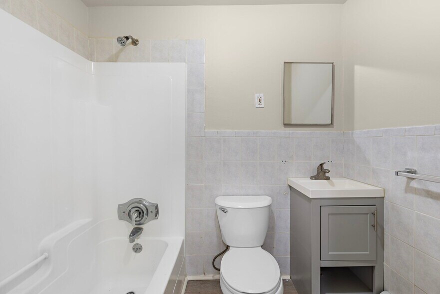 More Photos Of 201 16th St, Union City Storefront Retail Residential For Sale