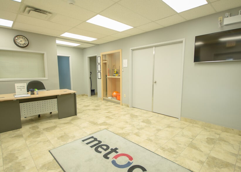 More Photos Of 21 Thornhill Dr, Dartmouth Manufacturing For Sale