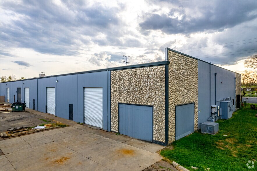 More Photos Of 3959-3971 Commerce Dr, West Sacramento Warehouse For Sale