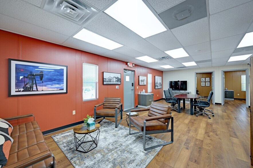 More Photos Of 804 Highway 304, Gonzales Loft Creative Space For Sale