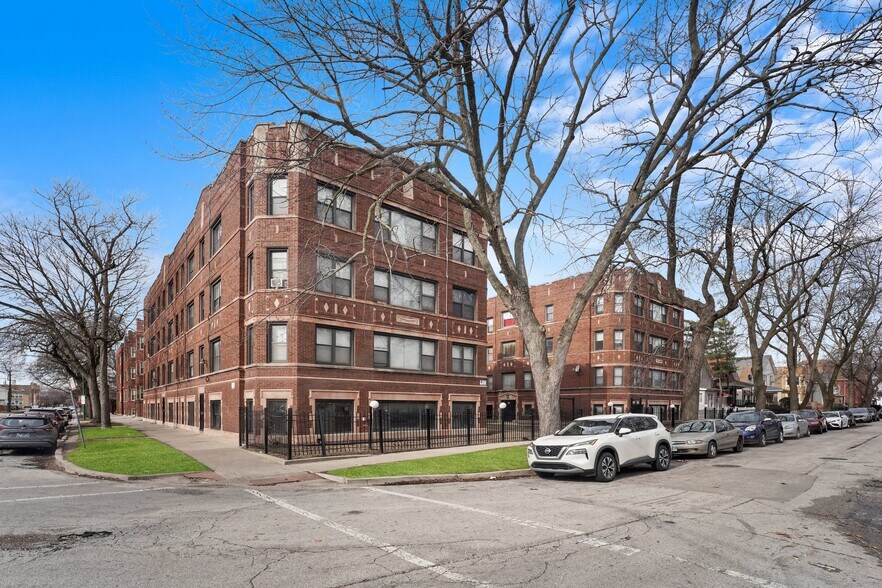 More Photos Of 7646 S Ingleside Ave, Chicago Apartments For Sale