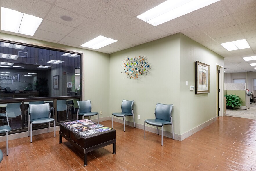 More Photos Of 3301 Santa Fe St, Corpus Christi Office For Lease