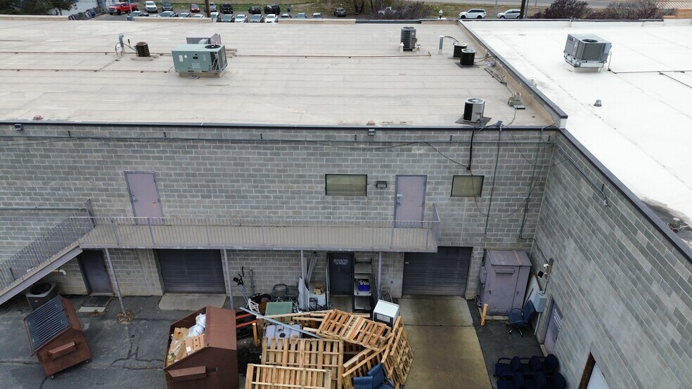 More Photos Of 780 N 1200 W, Orem Showroom For Lease