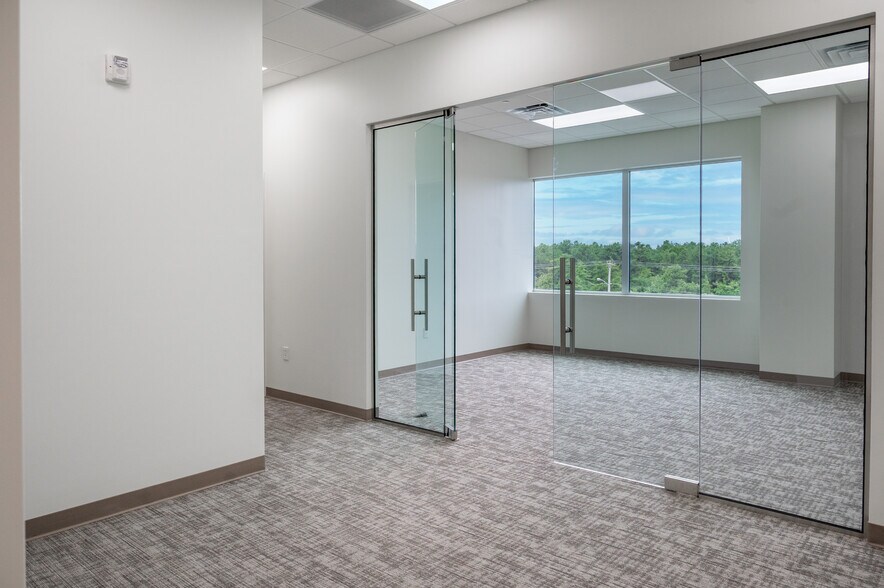 More Photos Of 2013 Cedarbridge Ave, Lakewood Office For Lease