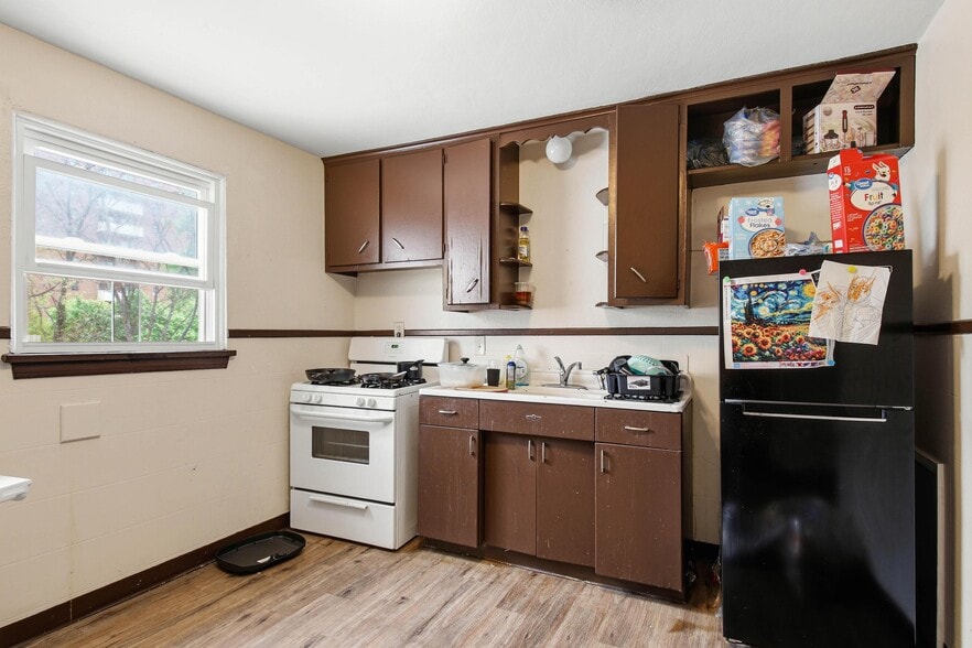 More Photos Of 73 Welles St S, Wilkes-Barre Apartments For Sale