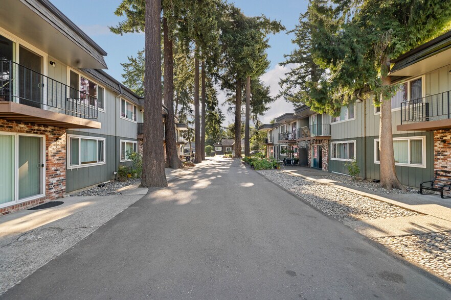 More Photos Of 2615-2631 SE 111th Ave, Portland Apartments For Sale