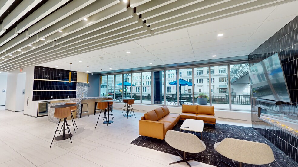 More Photos Of 111 E Wisconsin Ave, Milwaukee Office For Lease