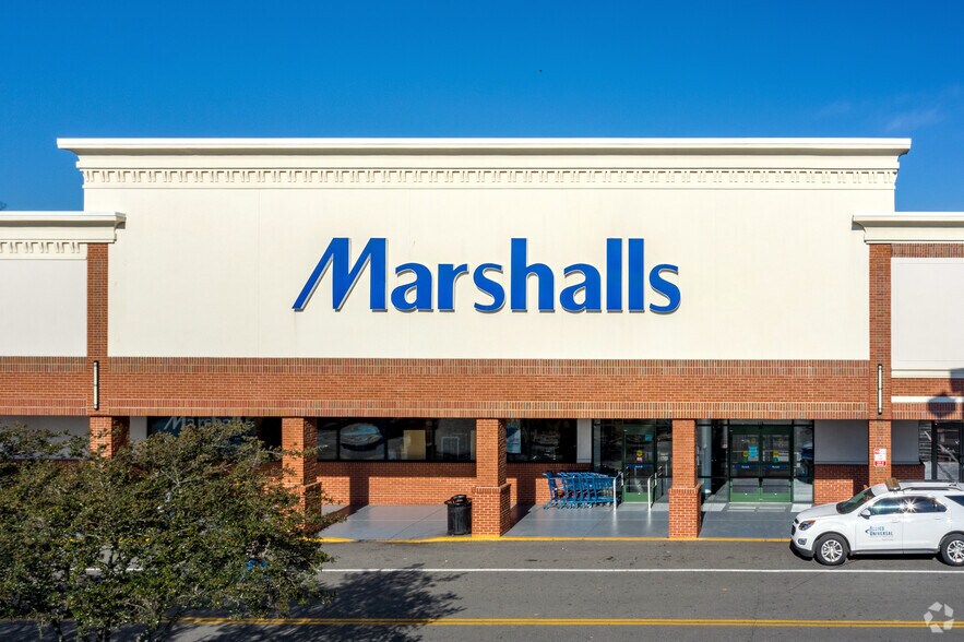 More Photos Of 282 S Sharon Amity Rd, Charlotte Unknown For Sale