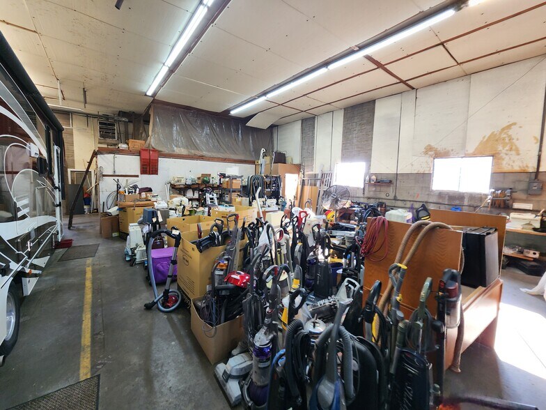 More Photos Of 1303 E Main St, Robinson Storefront Retail Office For Sale